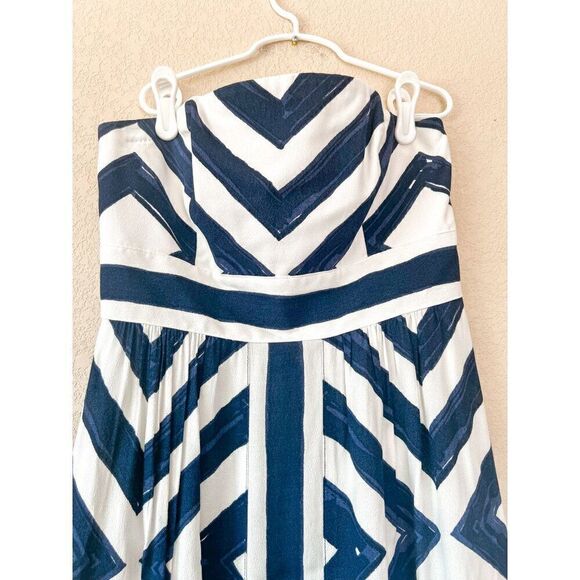NWT! Vineyard Vines Strapless Navy and White Diamond Print Maxi Dress Size 2 - Picture 3 of 5